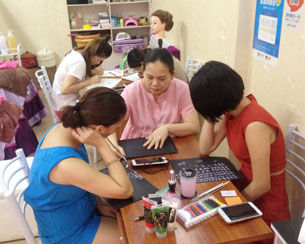 【南寧美甲學?！繉W員專訪丨幸福生活是要靠自己努力拼搏得來的