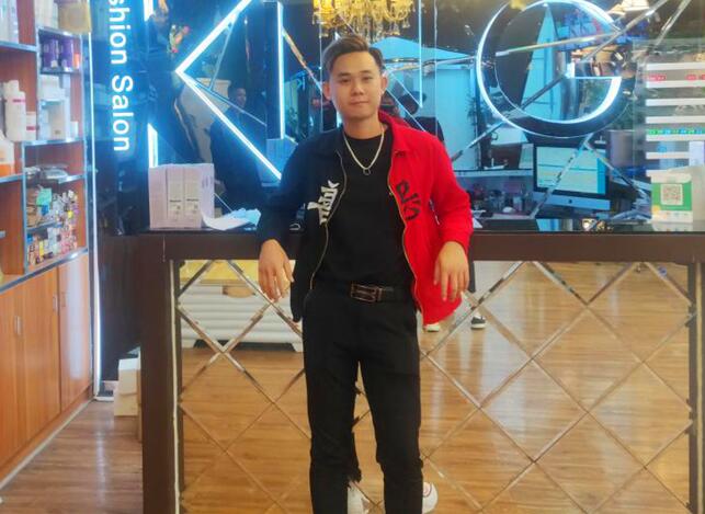 美發(fā)人現(xiàn)在苦點，是因為以后的成功創(chuàng)業(yè)