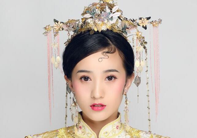 麗竹彩妝作品 | 略施粉黛， 一抹朱唇紅艷