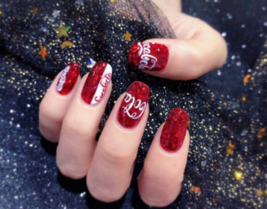 南寧美甲學(xué)校：美甲根部掉色怎么辦？