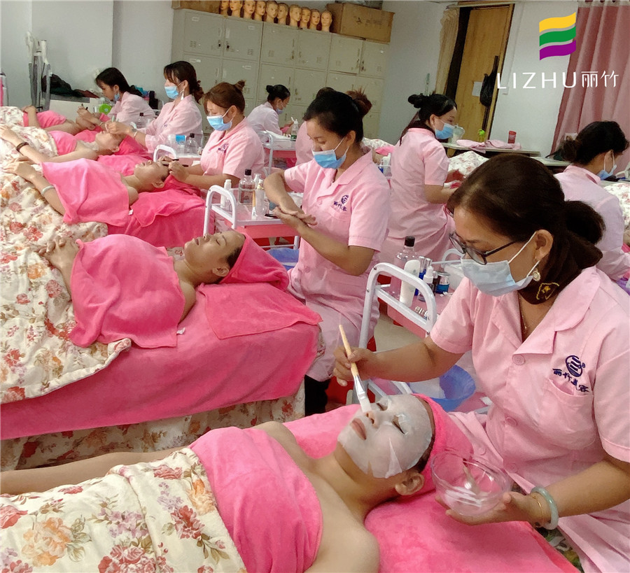 南寧學(xué)美容哪家專業(yè)？麗竹美容學(xué)校歡迎你