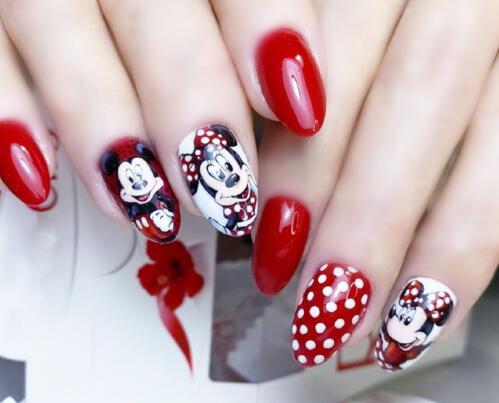 南寧美甲學校：指甲有劃痕怎么辦？