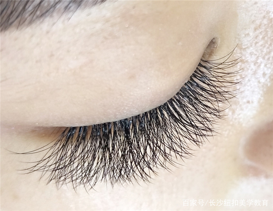 南寧紋繡學校：實用美睫技巧，讓你放大雙眼