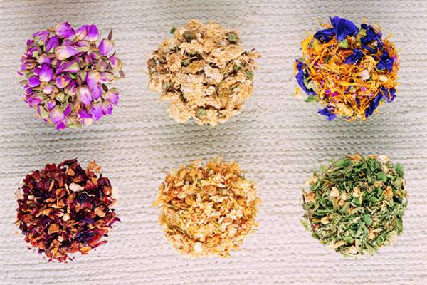 多喝這10種排毒花茶，美容又健康