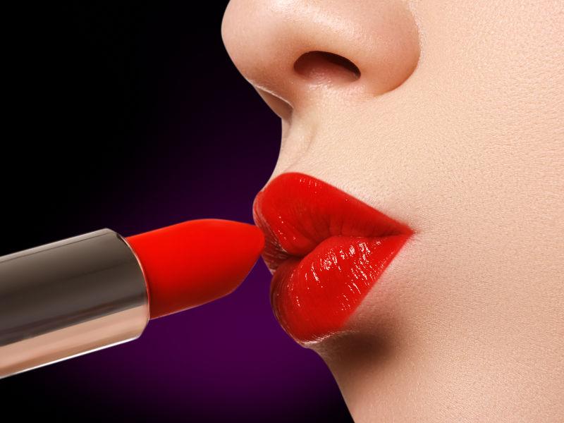 護(hù)膚知識(shí)：長期涂口紅有哪些危害 