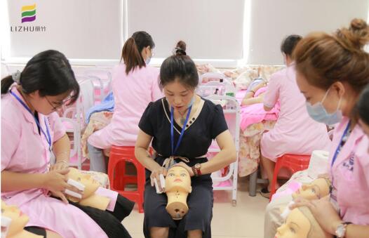 南寧美容課堂：零基礎(chǔ)手法示范