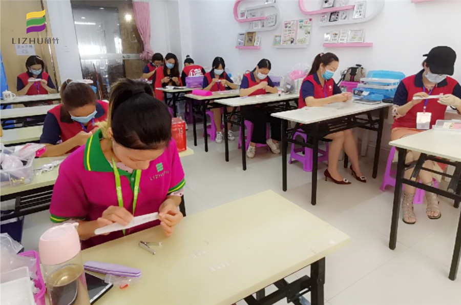 南寧美甲學(xué)校：歡迎你們，新同學(xué)