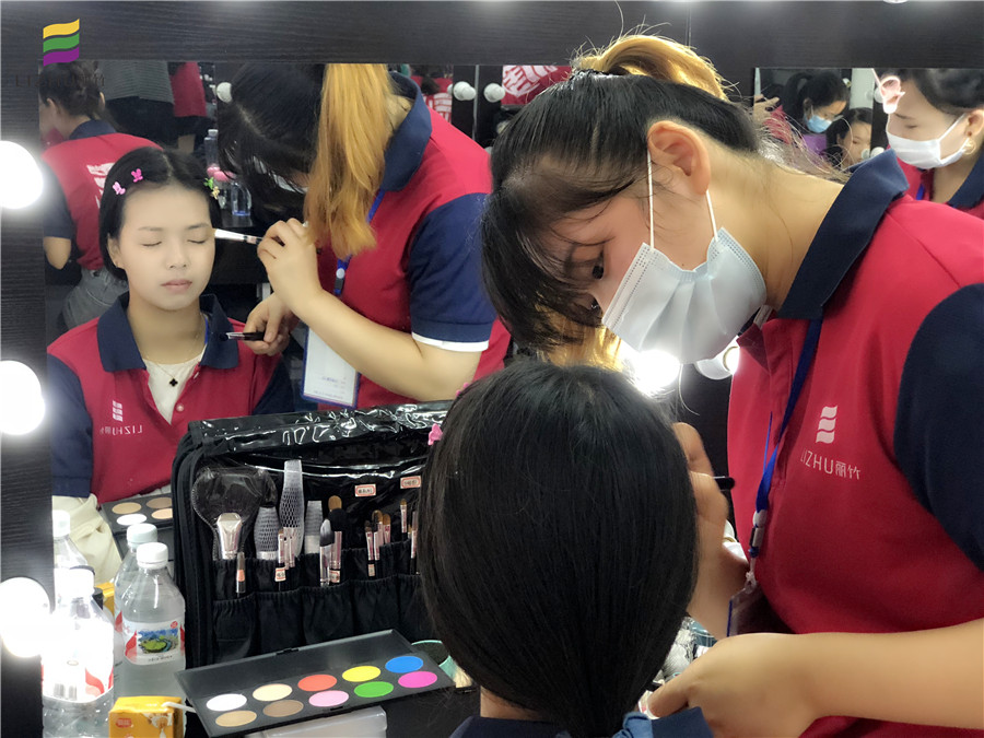 廣西彩妝學校：所謂的“熟能生巧”