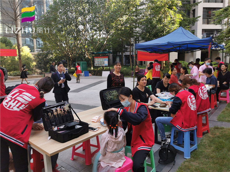 快來(lái)??！免費(fèi)做美容美發(fā)美甲化妝