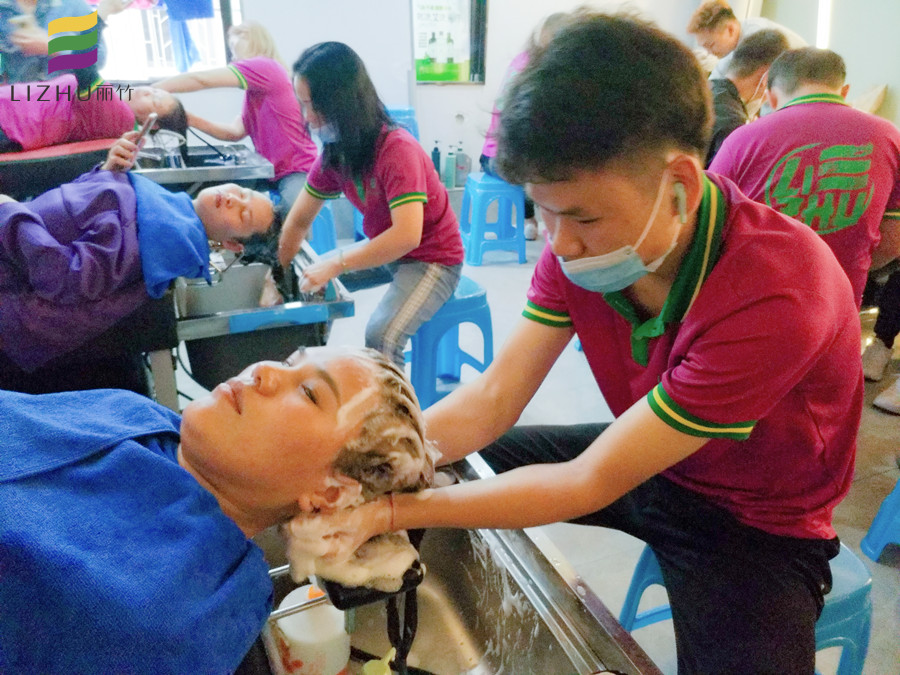 美發(fā)學(xué)員感言：麗竹就是我的伯樂(lè)