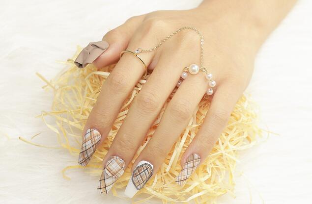 格紋美甲，麗竹學(xué)校美甲班作品分享