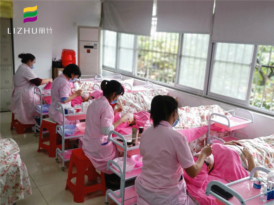 南寧美容培訓：面部補水大作戰(zhàn)