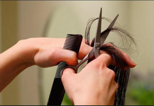 南寧排名前十美發(fā)培訓(xùn)學(xué)校：美發(fā)師與顧客溝通要點