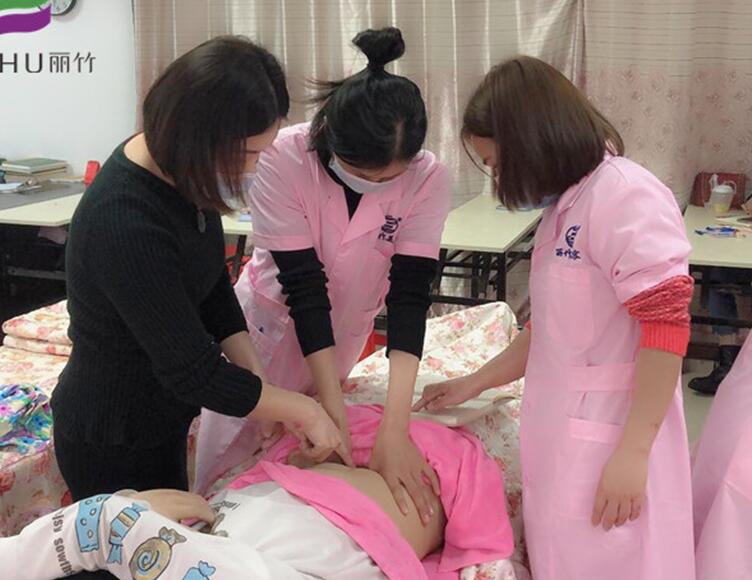 南寧美容培訓(xùn)哪家?guī)熧Y強(qiáng)？快來看看學(xué)員上課花絮吧