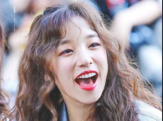 廣西專業(yè)美發(fā)師培訓班分享：羊毛燙發(fā)太蓬松怎么辦