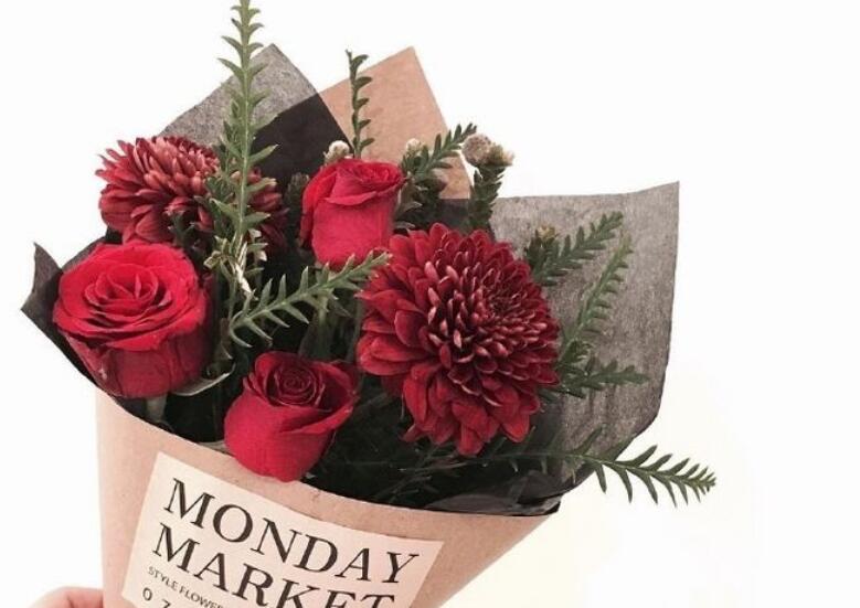 南寧花藝師培訓學校：教你花泥的正確使用方法