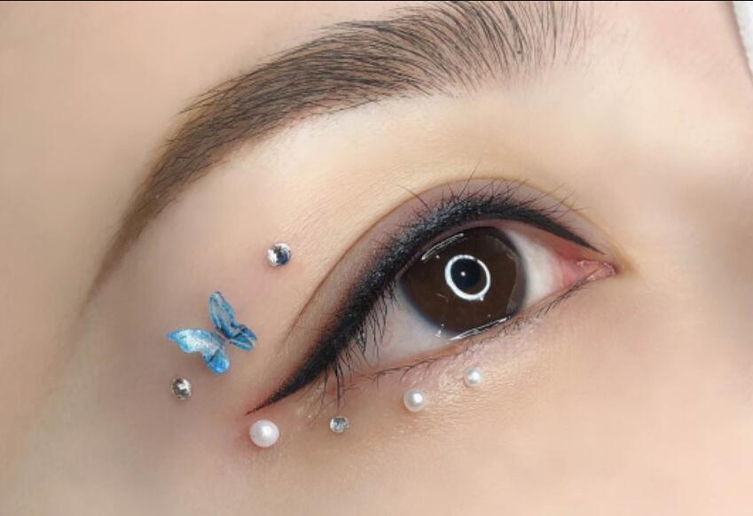 美瞳線設(shè)計要點(diǎn)概括，南寧有實(shí)力的紋繡學(xué)校分享