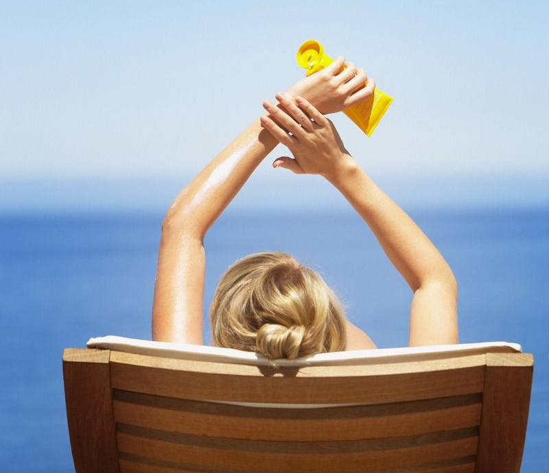 先涂防曬還是隔離？廣西彩妝培訓學校來解答