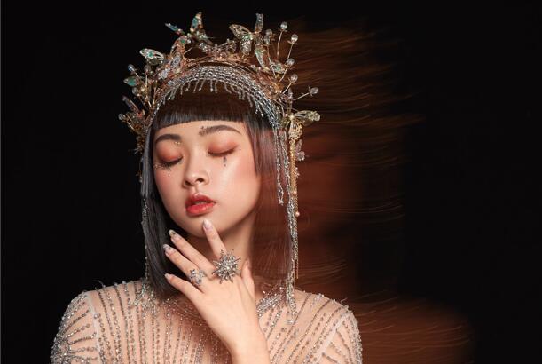 奢華復古造型，詮釋南寧學化妝哪家專業(yè)