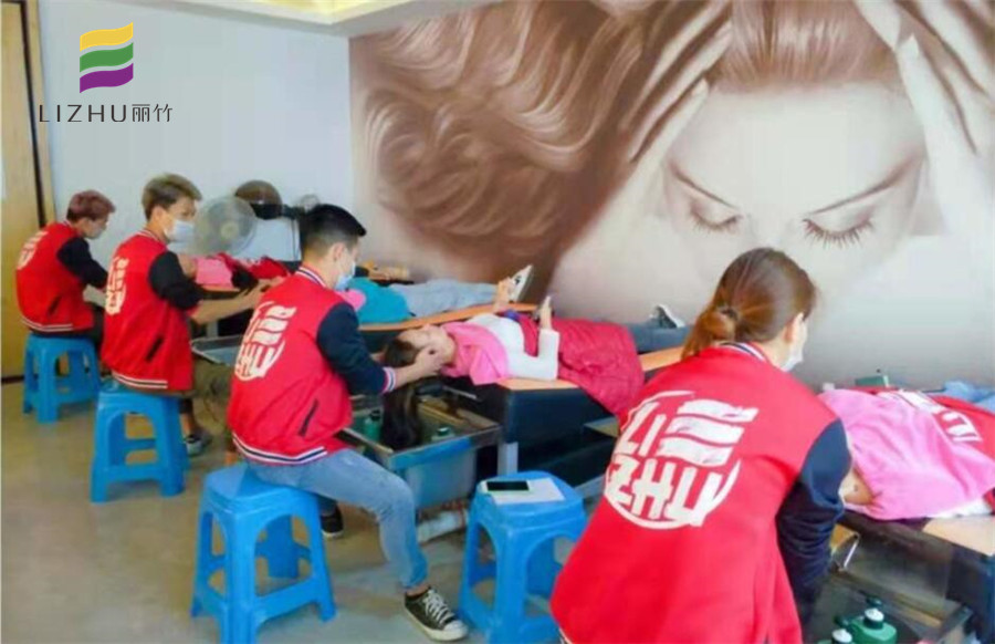 走入廣西美發(fā)學校課堂，學專業(yè)美發(fā)洗護手法