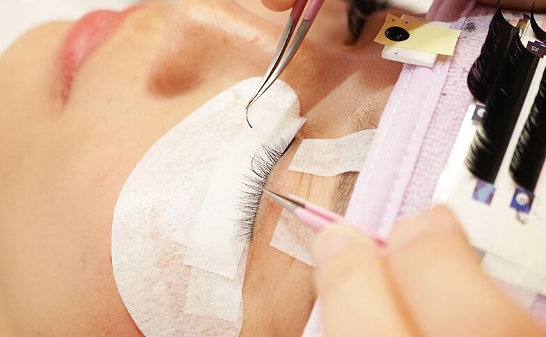 做完美睫為什么要補眉毛？去南寧美睫學校聽聽課