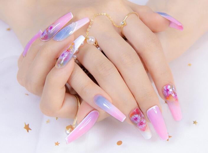 小雛菊美甲，南寧美甲學(xué)校排行榜推薦