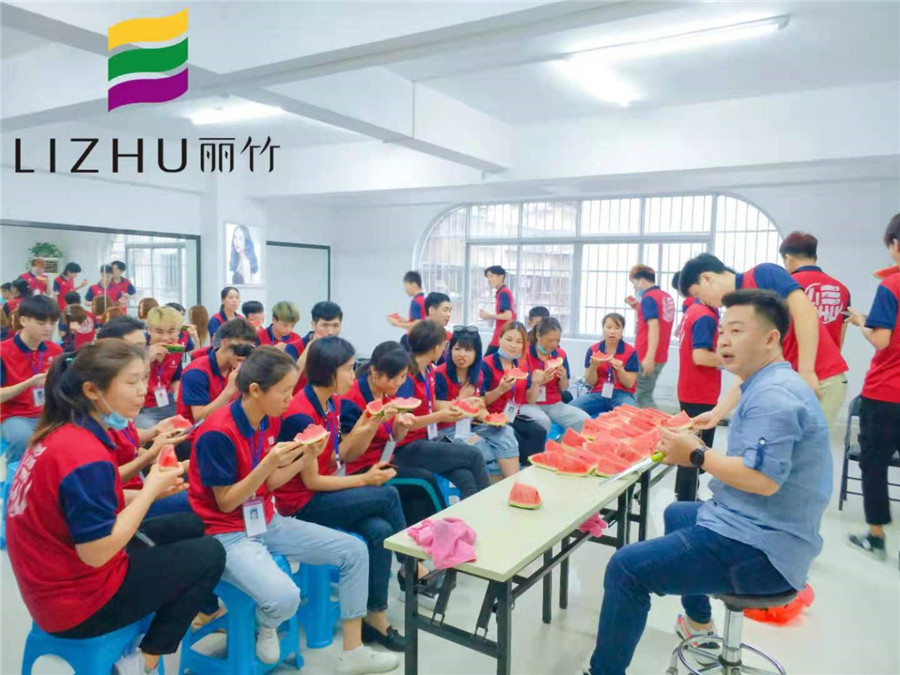 歡迎參加南寧美發(fā)學(xué)?！拔鞴吓俊?>
								
								<span id=