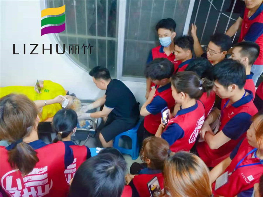 美發(fā)必學(xué)的染發(fā)技巧，廣西美發(fā)學(xué)校親囊相授