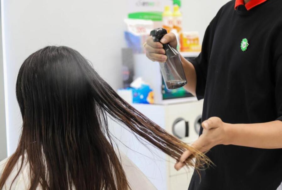 不同長度的碎發(fā)怎么剪？廣西有實力的學校教你