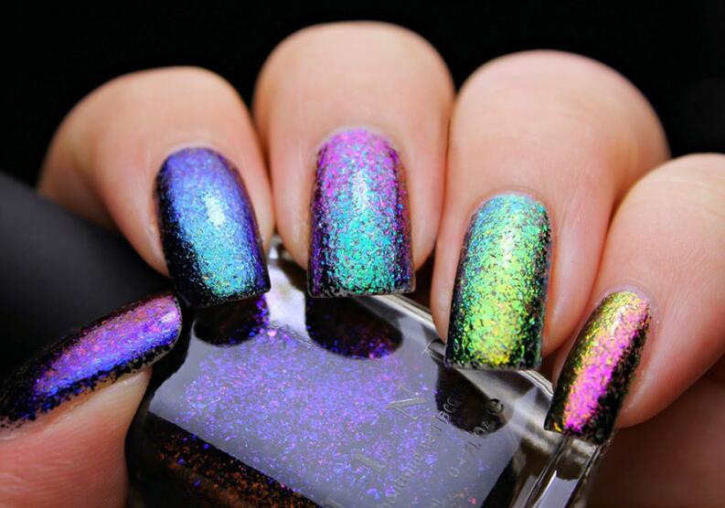 甲油膠拉絲了怎么辦？廣西美甲培訓(xùn)學(xué)校找到解決辦法