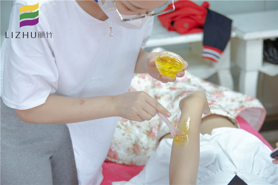 學(xué)脫毛？來(lái)南寧正規(guī)美容學(xué)校學(xué)吧