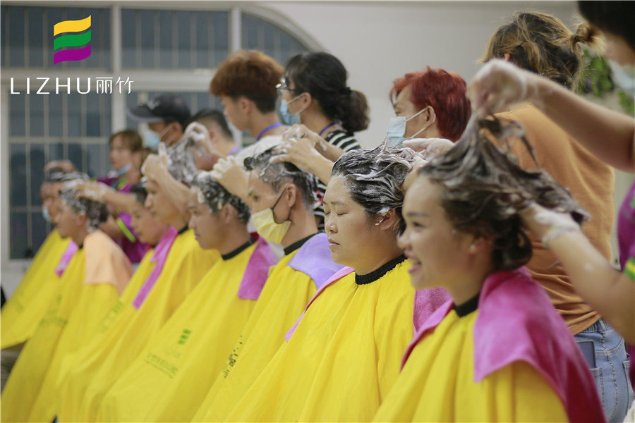 坐著怎么洗頭？南寧專業(yè)美發(fā)培訓(xùn)教你