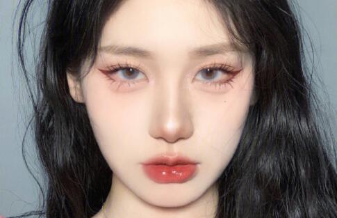 想知道奶醉妝容怎么化？南寧彩妝造型學(xué)校教你