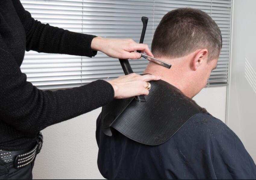 剃刀使用方法，廣西美發(fā)學(xué)校培訓(xùn)內(nèi)容