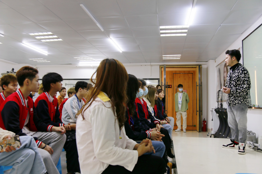 廣西學(xué)美發(fā)好找工作 嗎？麗竹學(xué)校會(huì)告訴你答案