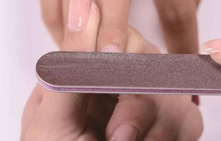 廣西有實力的美甲培訓(xùn)：美甲打磨的標(biāo)準(zhǔn)