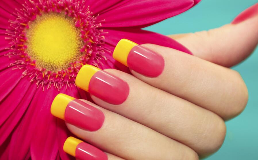 光療甲優(yōu)缺點有哪些？廣西口碑好的美甲學(xué)校告訴你
