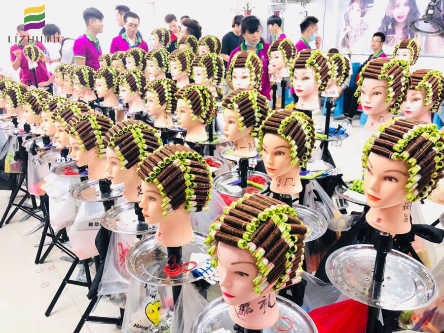 南寧美發(fā)培訓(xùn)機構(gòu)課堂：國際標準杠課堂練習(xí)