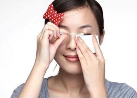 神奇卸內(nèi)眼線術(shù)，告訴你廣西化妝學(xué)校哪家有實(shí)力