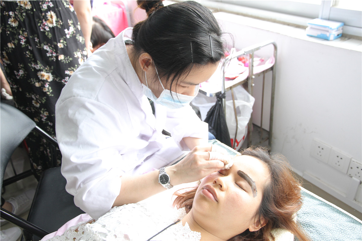 美睫過后為什么要修補眉毛呢？