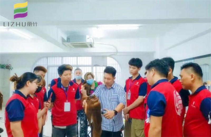 南寧學(xué)美發(fā)哪家好？看看麗竹火爆開班的程度就知道啦