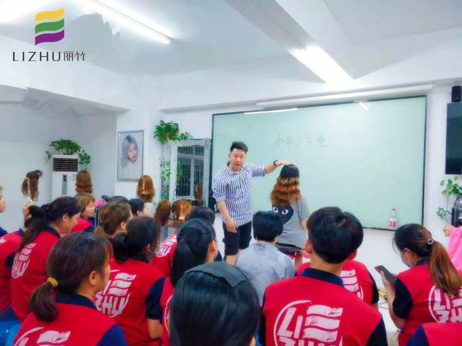 南寧美發(fā)去哪里進(jìn)修？麗竹美發(fā)學(xué)校歡迎你