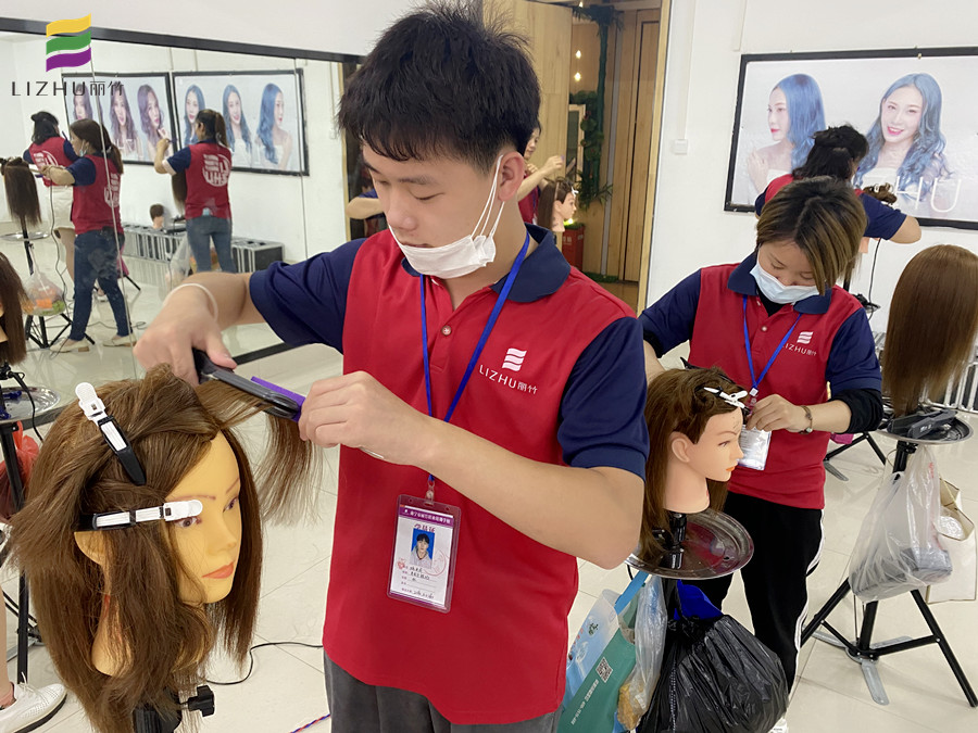 學(xué)了這份直板拉發(fā)教程，才知道南寧美發(fā)培訓(xùn)學(xué)校哪家好