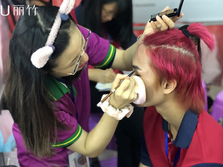 男士化妝的注意事項，南寧彩妝培訓班幫你劃重點