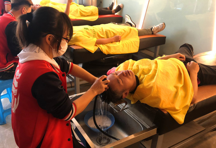 秋季如何護(hù)發(fā)？南寧美發(fā)學(xué)習(xí)洗護(hù)必學(xué)課程