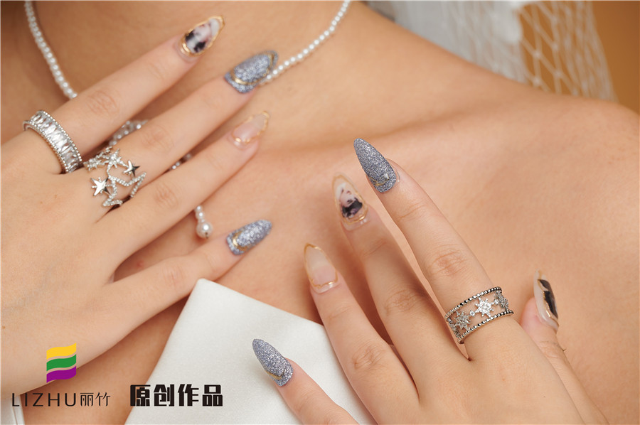 貼甲片能維持多久？廣西美甲基礎(chǔ)學校告訴你