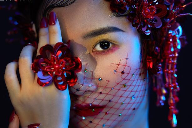 輕奢復(fù)古名媛造型，看南寧化妝學(xué)校哪家?guī)熧Y強(qiáng)