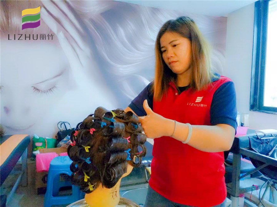 在南寧美發(fā)培訓(xùn)學(xué)校學(xué)習(xí)，每天都格外充實和快樂