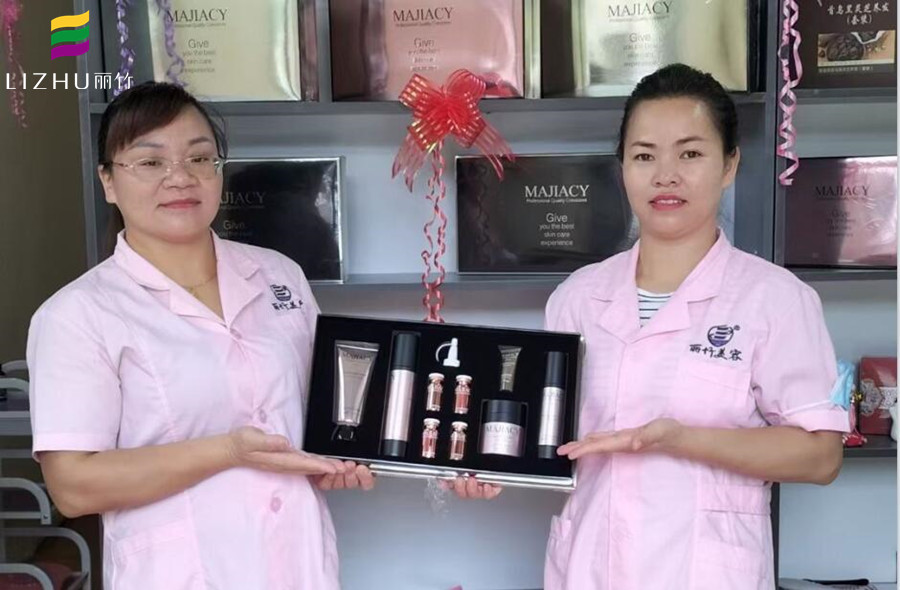 美容院拓客技巧免費(fèi)送，快來廣西美容學(xué)?？纯?>
								
								<span id=