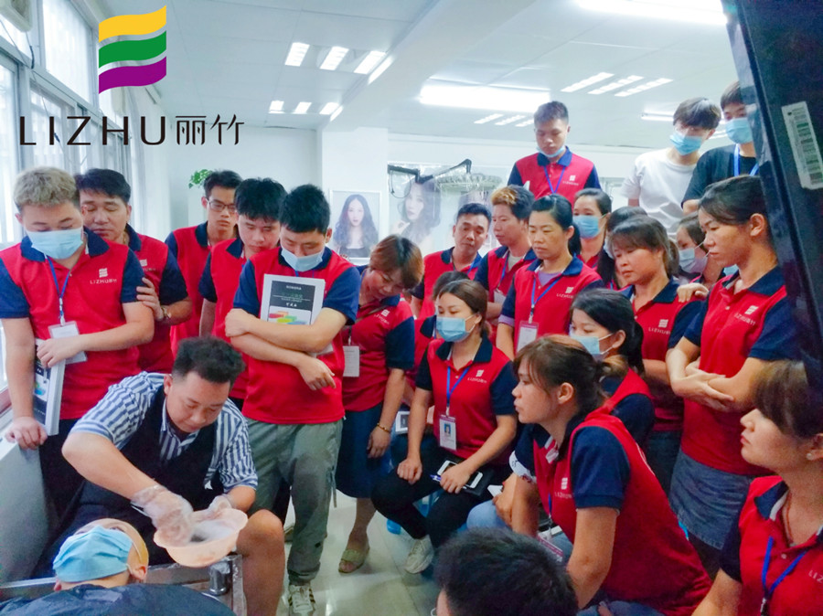 長發(fā)秋冬護(hù)理注意事項，快來南寧學(xué)理發(fā)的學(xué)校學(xué)習(xí)